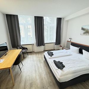 Double Room 06